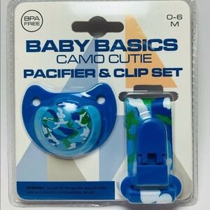 NWT Baby Basics BPA-Free Camo Cutie Pacifier Clip